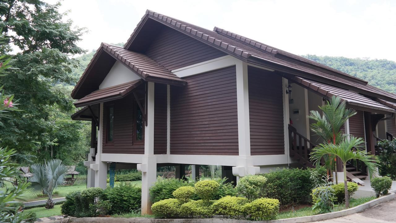 Phubachiang Golf & Resort Pakse Exterior photo
