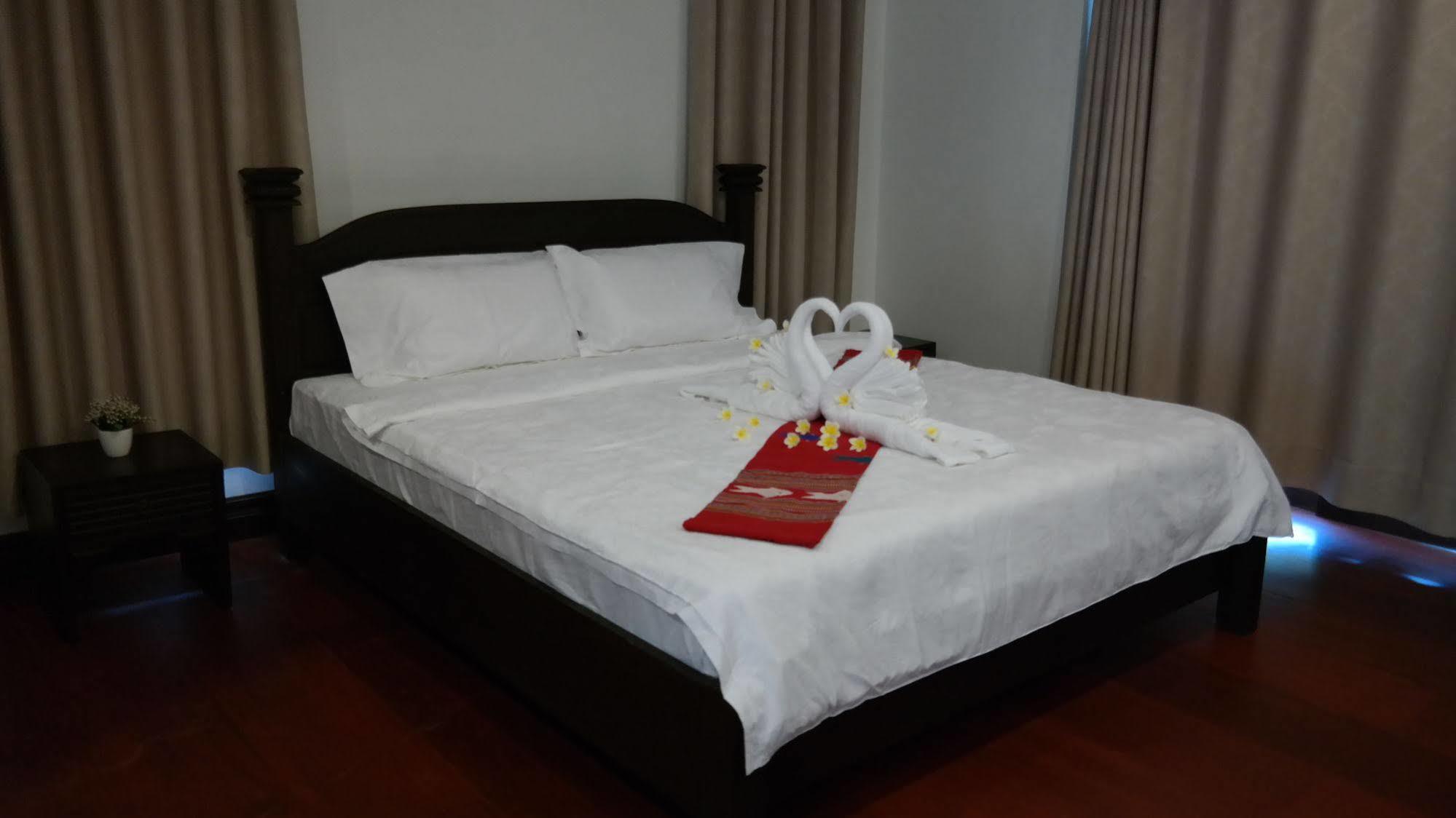Phubachiang Golf & Resort Pakse Exterior photo