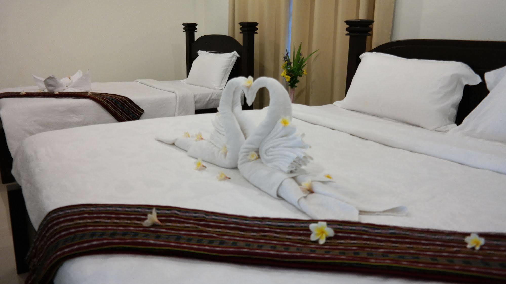 Phubachiang Golf & Resort Pakse Exterior photo